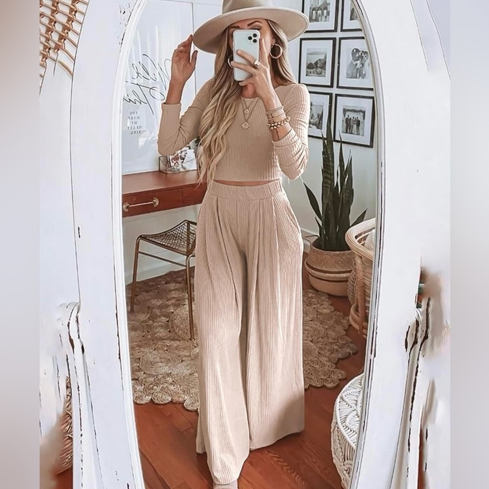 Women's Two Piece Lounge Set in Solid Apricot Sz. S